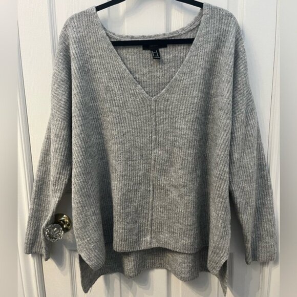 Forever 21 Grey V-Neck Sweater - Picture 2 of 6